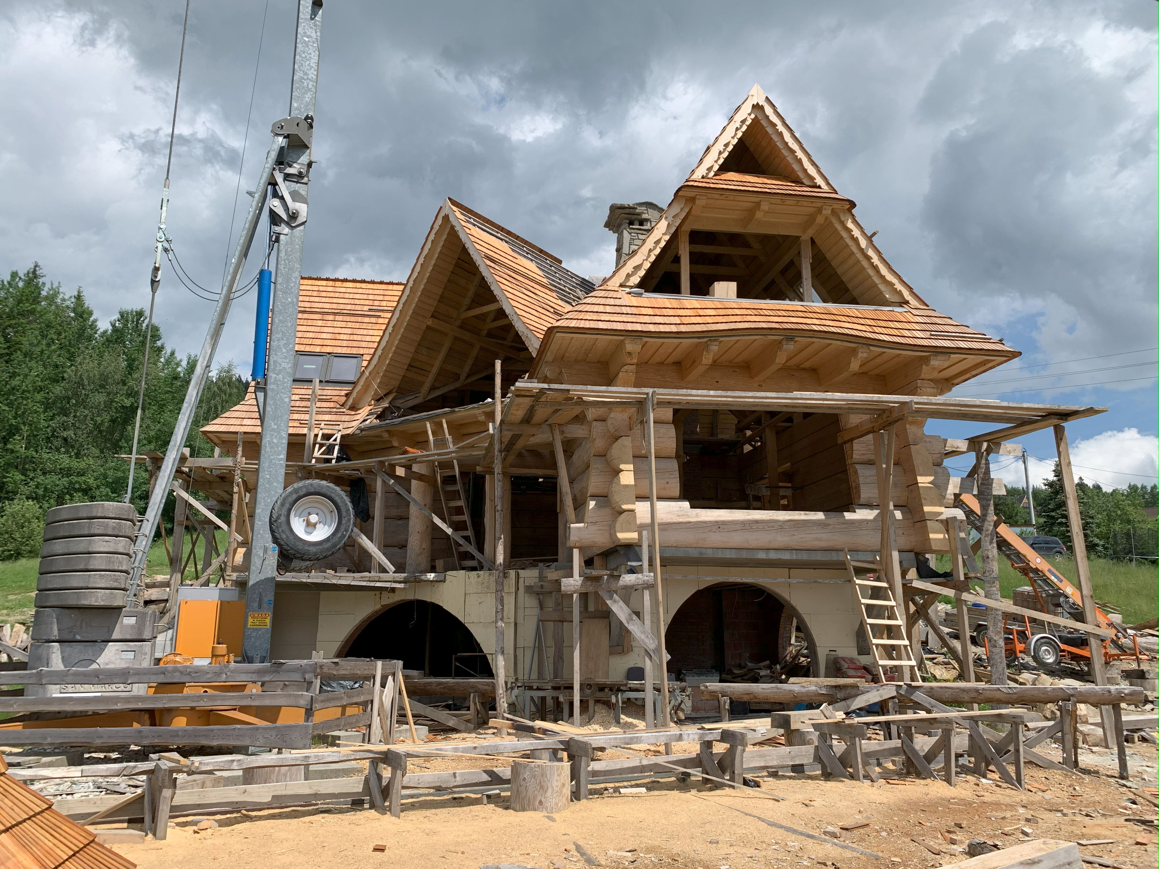 halkaistu puupaanu paanu valmistaja ekologinen kattopäällyste Puola